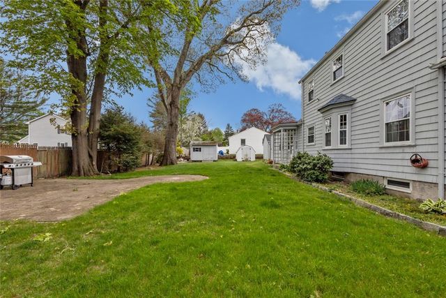 20 Bassett Avenue, Warwick, RI 02889