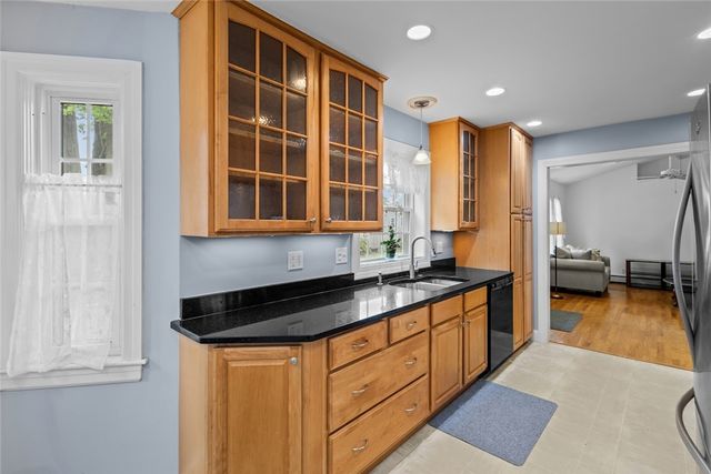 20 Bassett Avenue, Warwick, RI 02889
