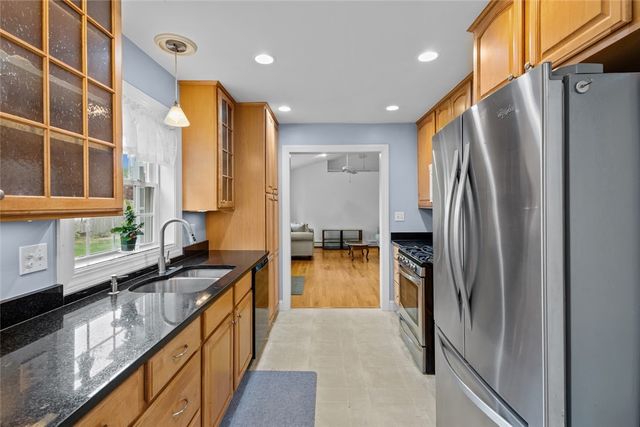 20 Bassett Avenue, Warwick, RI 02889