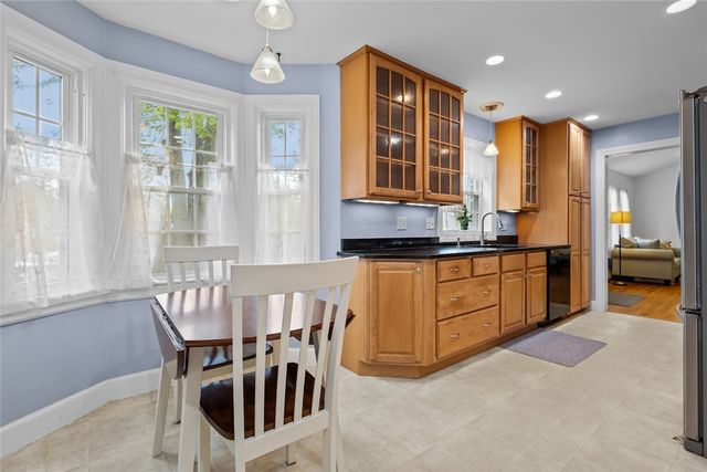 20 Bassett Avenue, Warwick, RI 02889