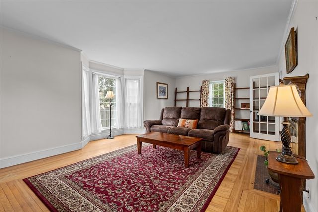 20 Bassett Avenue, Warwick, RI 02889
