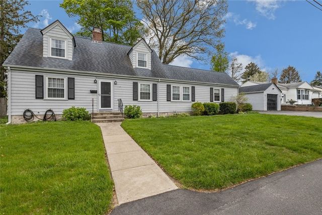 20 Bassett Avenue, Warwick, RI 02889