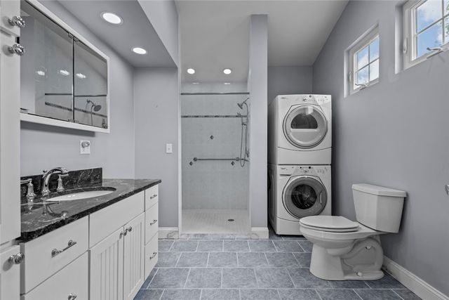 20 Bassett Avenue, Warwick, RI 02889