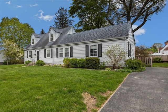 20 Bassett Avenue, Warwick, RI 02889