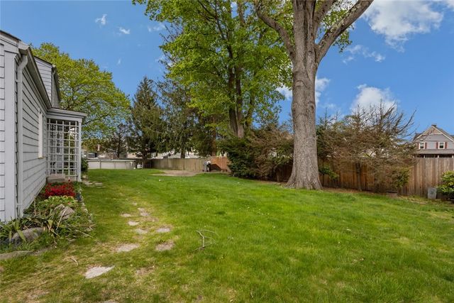 20 Bassett Avenue, Warwick, RI 02889