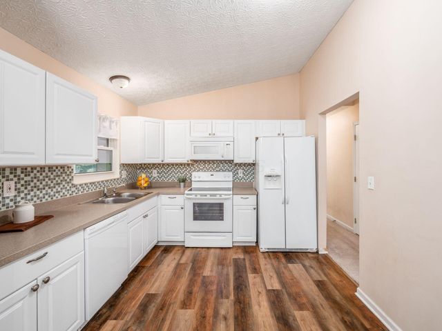 24 Ridgedale Court, Powell, OH 43065
