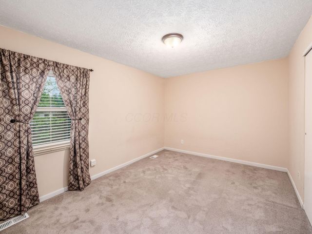 24 Ridgedale Court, Powell, OH 43065