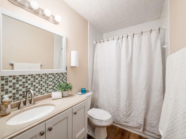 24 Ridgedale Court, Powell, OH 43065