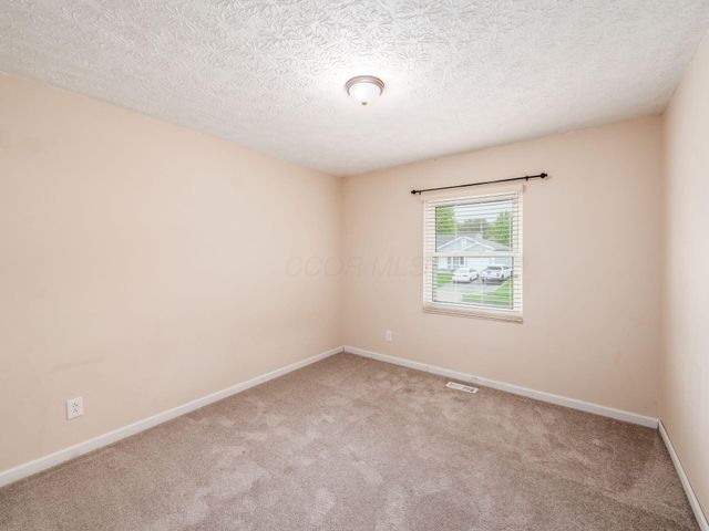 24 Ridgedale Court, Powell, OH 43065