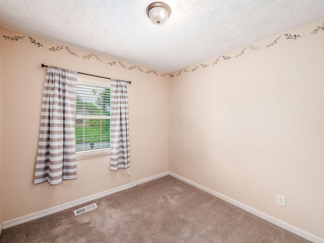 24 Ridgedale Court, Powell, OH 43065