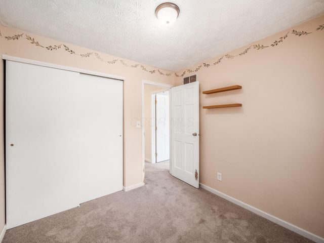 24 Ridgedale Court, Powell, OH 43065