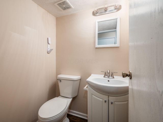 24 Ridgedale Court, Powell, OH 43065