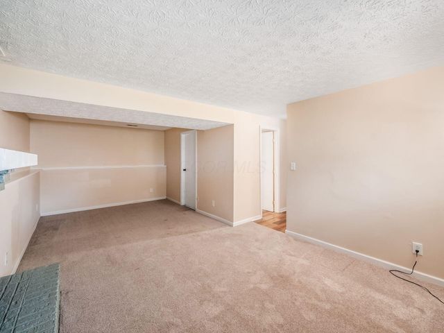 24 Ridgedale Court, Powell, OH 43065