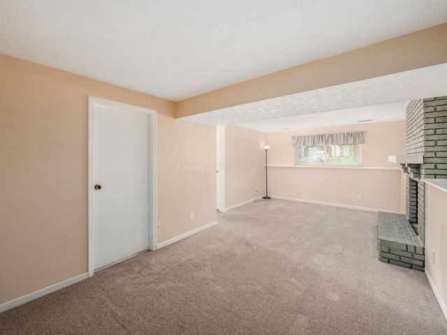 24 Ridgedale Court, Powell, OH 43065
