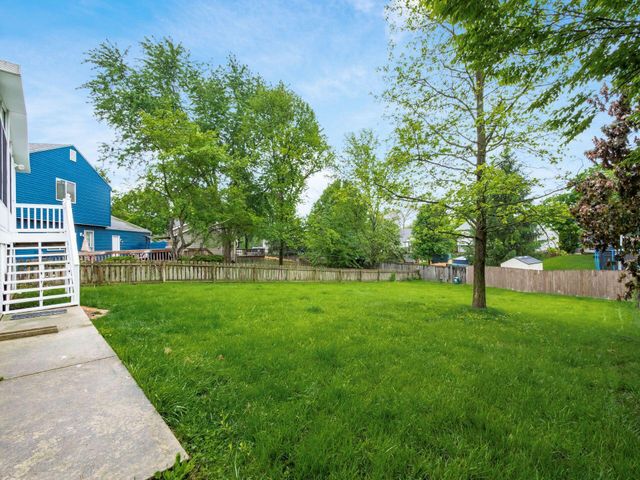 24 Ridgedale Court, Powell, OH 43065