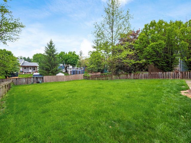 24 Ridgedale Court, Powell, OH 43065