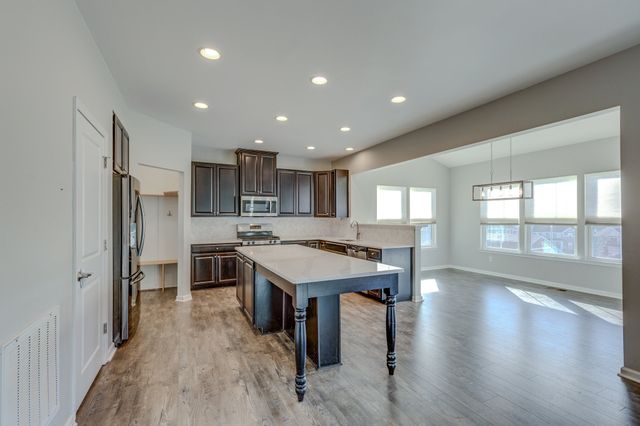 2704 Orleans Dr, Columbia, TN 38401