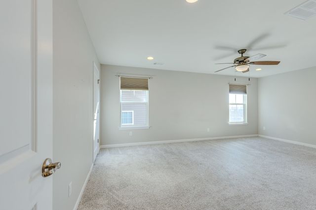 2704 Orleans Dr, Columbia, TN 38401