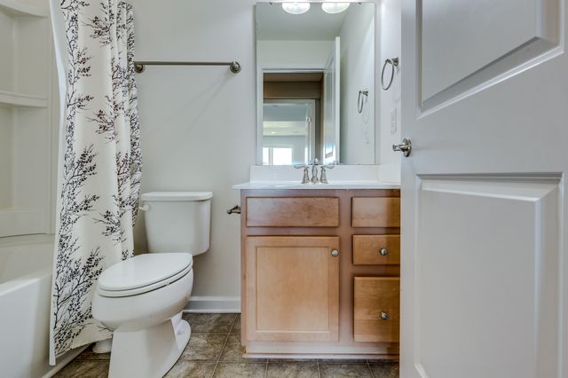 2704 Orleans Dr, Columbia, TN 38401