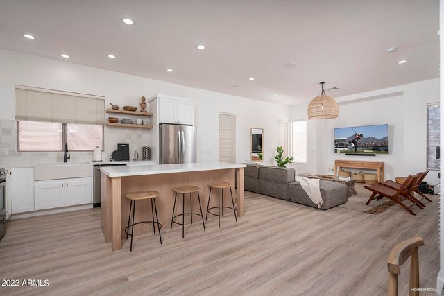 4707 E ROBIN Lane, Phoenix, AZ 85050