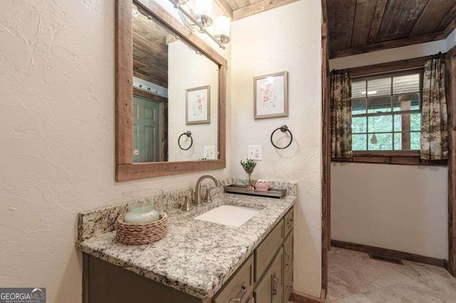 11 Treasure Lane, Blairsville, GA 30512
