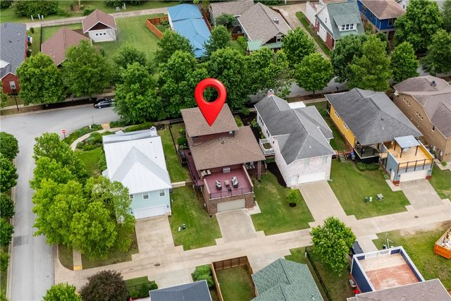 1849 N Best Friend Lane, Fayetteville, AR 72704
