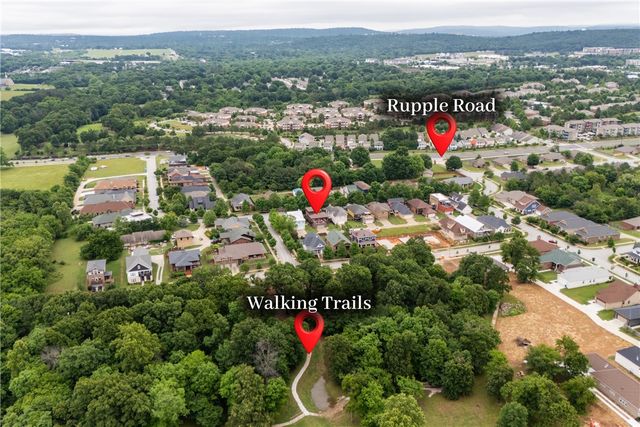 1849 N Best Friend Lane, Fayetteville, AR 72704