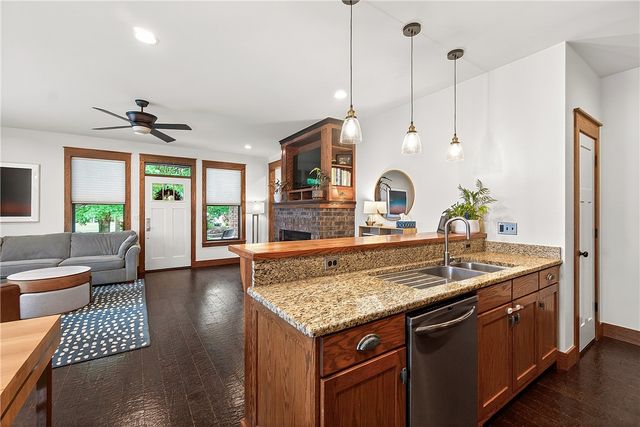 1849 N Best Friend Lane, Fayetteville, AR 72704