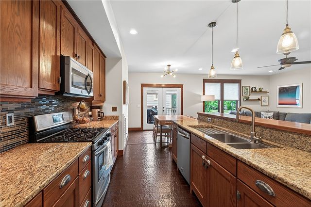 1849 N Best Friend Lane, Fayetteville, AR 72704