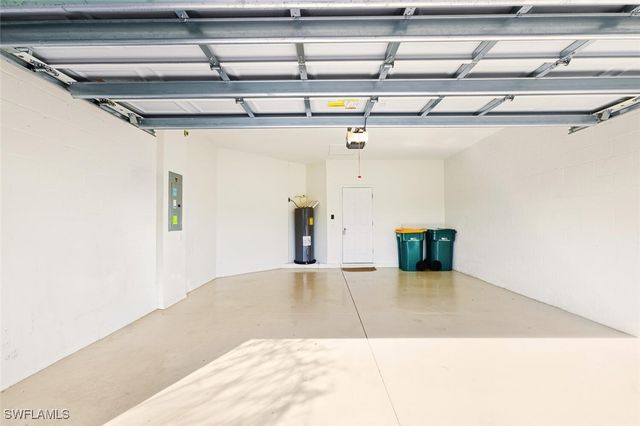 2080 Wellington ST, Naples, FL 34120