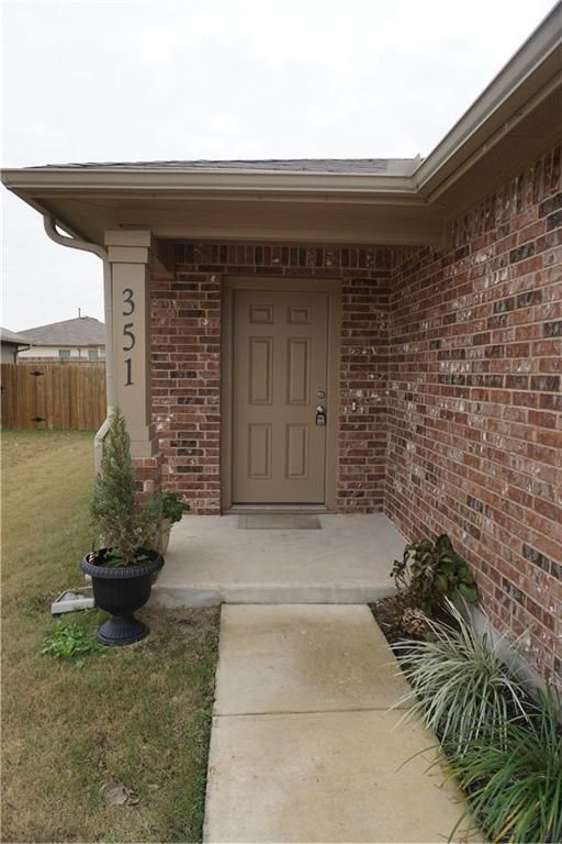 351 Musgrav, Kyle, TX 78640