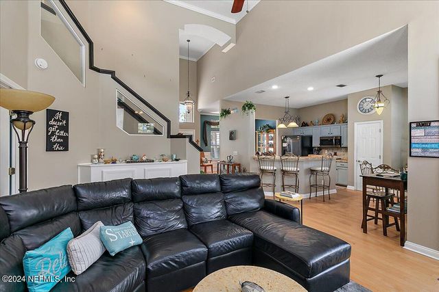 2884 ST MAARTEN Court, Jacksonville Beach, FL 32250