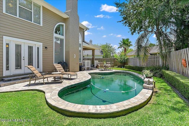 2884 ST MAARTEN Court, Jacksonville Beach, FL 32250