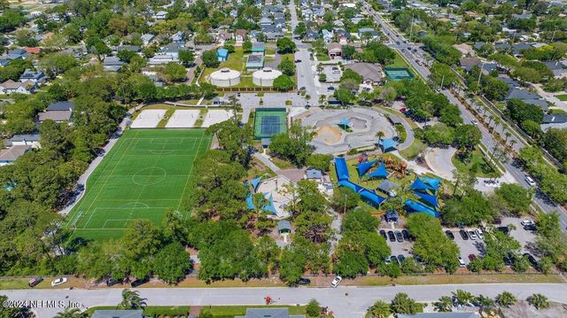 2884 ST MAARTEN Court, Jacksonville Beach, FL 32250