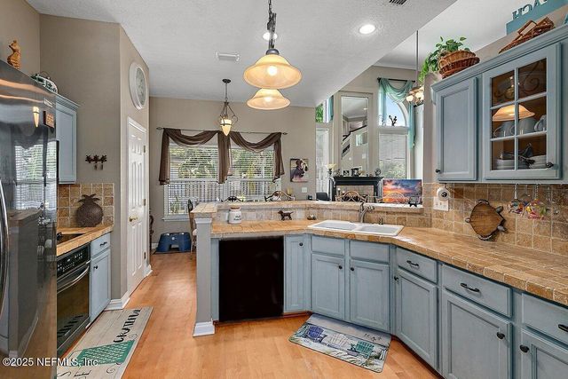 2884 ST MAARTEN Court, Jacksonville Beach, FL 32250