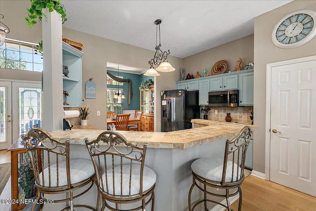 2884 ST MAARTEN Court, Jacksonville Beach, FL 32250