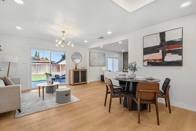 39850 Sundale Dr., Fremont, CA 94538