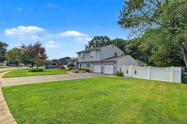 105 Nathan Drive, Bohemia, NY 11716