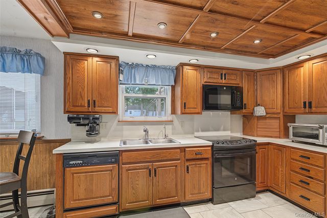 105 Nathan Drive, Bohemia, NY 11716