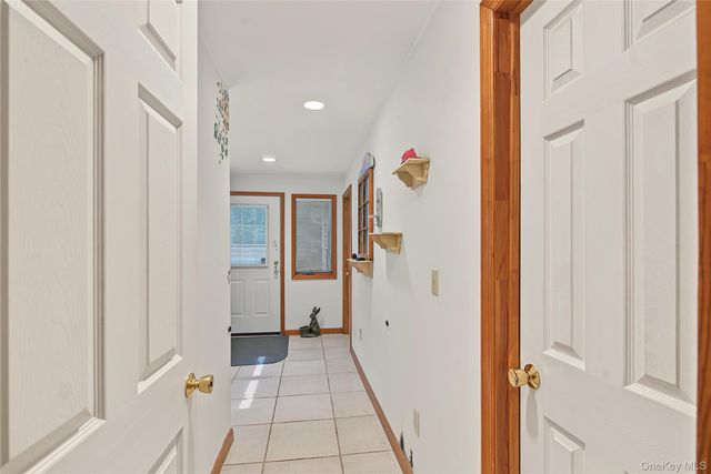 105 Nathan Drive, Bohemia, NY 11716