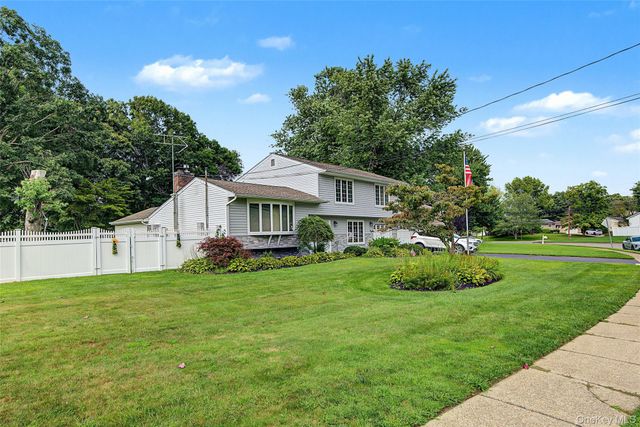 105 Nathan Drive, Bohemia, NY 11716