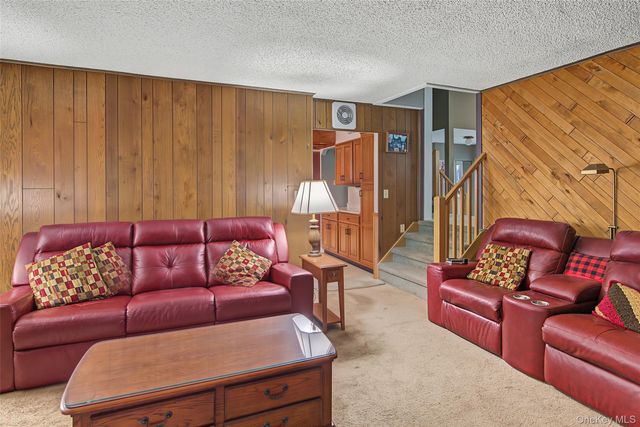 105 Nathan Drive, Bohemia, NY 11716