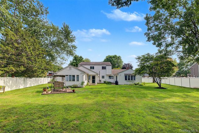 105 Nathan Drive, Bohemia, NY 11716