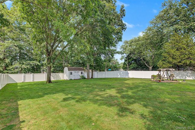 105 Nathan Drive, Bohemia, NY 11716