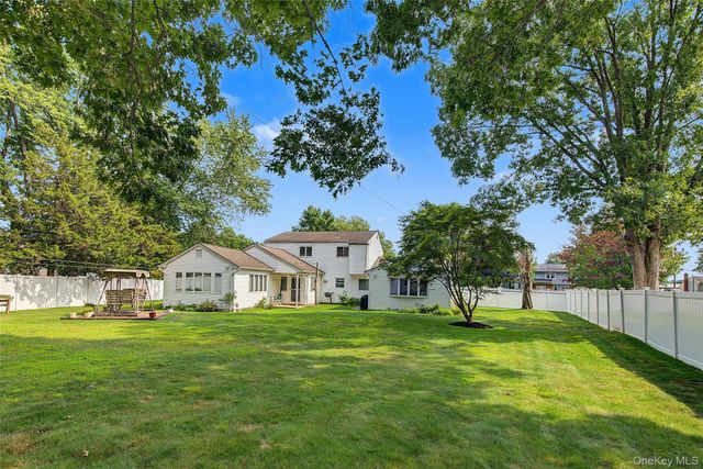 105 Nathan Drive, Bohemia, NY 11716