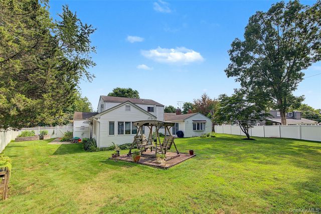 105 Nathan Drive, Bohemia, NY 11716