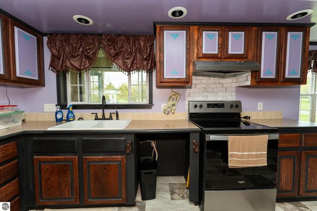 464 N Rolland Road, Weidman, MI 48893