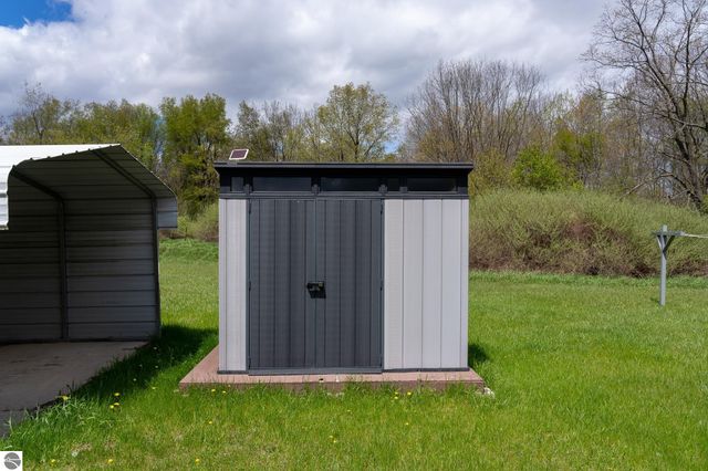 464 N Rolland Road, Weidman, MI 48893