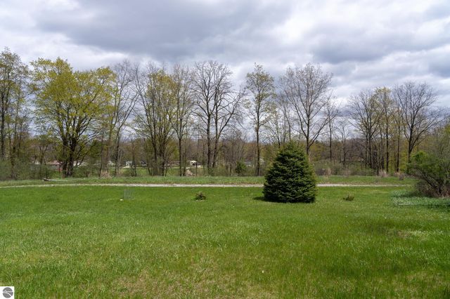 464 N Rolland Road, Weidman, MI 48893