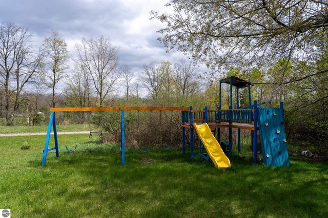 464 N Rolland Road, Weidman, MI 48893
